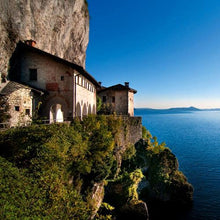 Load image into Gallery viewer, La seduzione della natura e dell'arte: le isole Borromee e l'eremo di Santa Caterina del Sasso | miguidi
