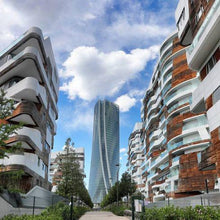 Load image into Gallery viewer, Citylife: al centro della nuova Milano | miguidi
