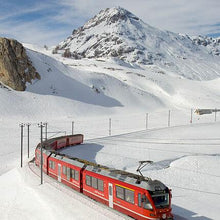 Load image into Gallery viewer, Tra le vette e l'infinito: il Bernina Express