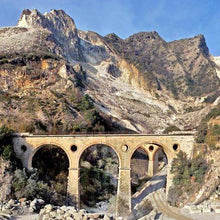 Load image into Gallery viewer, Ai confini della realt&agrave;: le cave di marmo di Carrara | miguidi | 