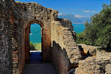 Load image into Gallery viewer, Le Grotte di Catullo: il fascino dell'antica Roma sul Lago di Garda! | miguidi