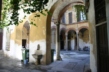 Load image into Gallery viewer, I cortili segreti nel cuore di Milano - miguidi