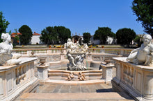 Load image into Gallery viewer, Le meraviglie di Villa Borromeo Visconti Litta: giochi d'acqua, mosaici, statue, affreschi e... | miguidi