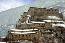 Load image into Gallery viewer, La magia della Valle d'Aosta tra castelli e atmosfere natalizie - miguidi