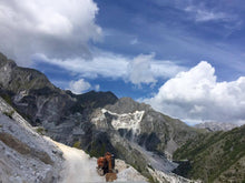 Load image into Gallery viewer, Ai confini della realt&agrave;: le cave di marmo di Carrara | miguidi