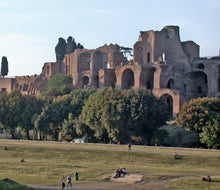 Load image into Gallery viewer, Papi e imperatori: un viaggio nella magnificenza della città eterna - miguidi