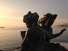 Load image into Gallery viewer, Pasqua a Trieste, citt&agrave; dalla "Scontrosa Grazia" | miguidi