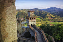 Load image into Gallery viewer, Atmosfere natalizie tra i borghi piacentini! | miguidi