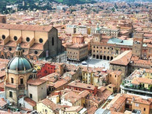 Load image into Gallery viewer, Bologna, tra goliardia e arte d'eccellenza, e il castello delle meraviglie! | miguidi